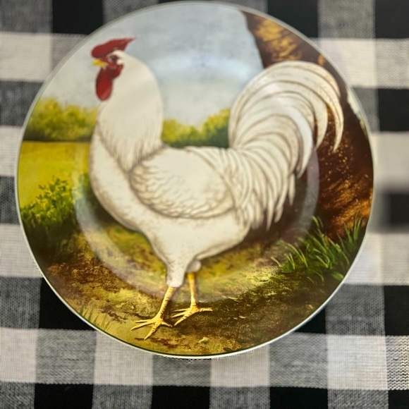 Ceramic Set of 2 Vintage “ON THE FARM” Chicken Plates like new. - Picture 7 of 7